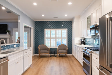 912 Parkview-12