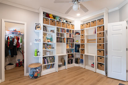 912 Parkview-22