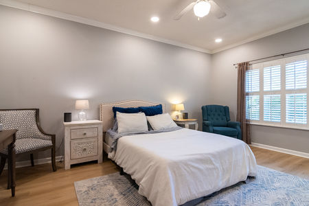 912 Parkview-24