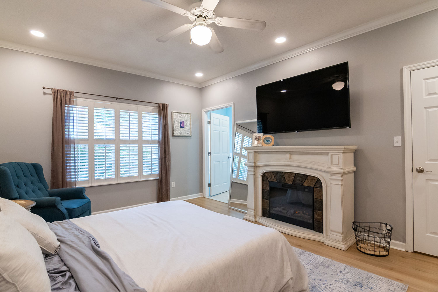 912 Parkview-25