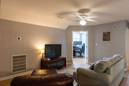 912 Parkview-33