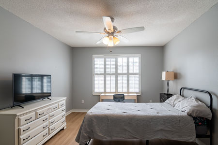 912 Parkview-35