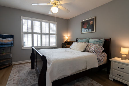 912 Parkview-37