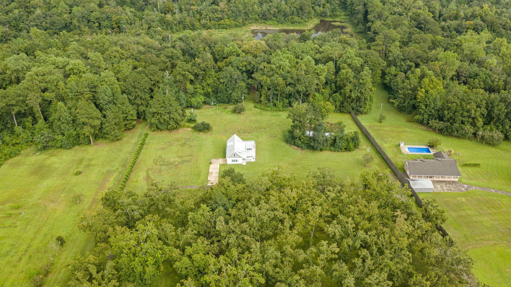 Aerial_Medium Wide_1
