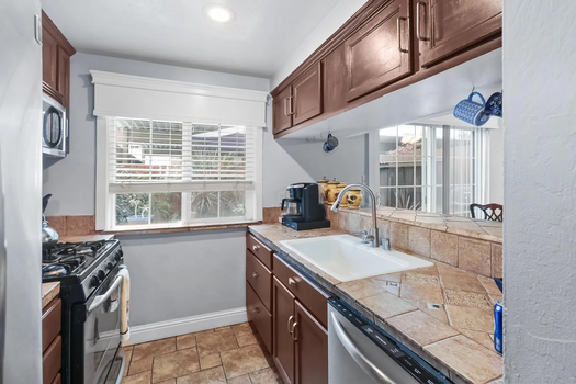 0836beb544721ded9fb90ccfe8c9f41b-uncropped_scaled_within_1536_1152