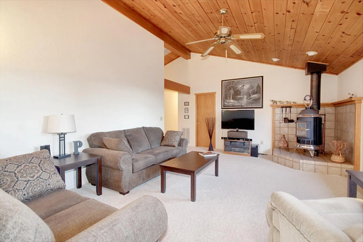 4e73d37404cef1b297369db29e6b57c8-uncropped_scaled_within_1536_1152