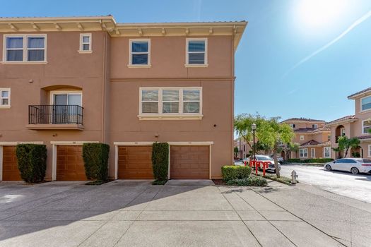 93ca9d24-3b9f-46f4-a9c9-b4986c5b2b82