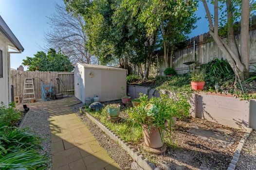 d779fe90-fb28-4d90-9598-6b5bf0fdb0ab