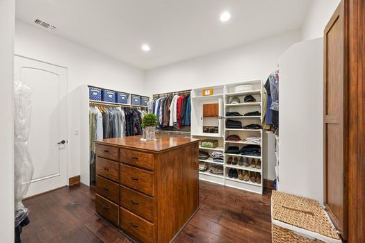 e3e17f64-23c0-4a7b-8969-9d23b6d0c376