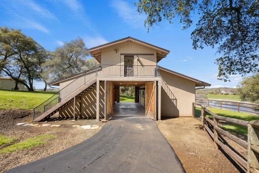 f9a8f10c-0aaa-4c99-9554-9d779da1578c