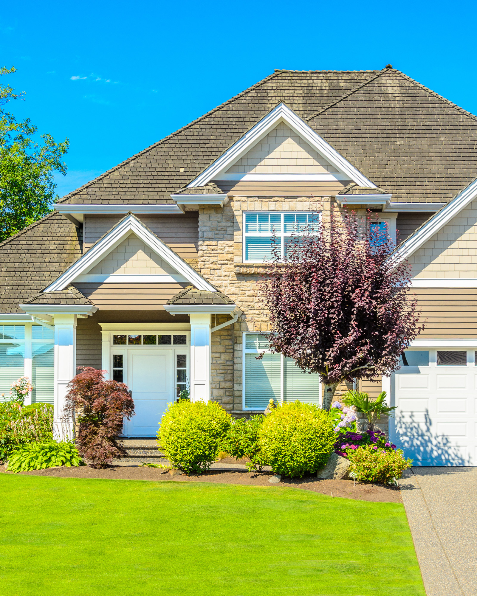 Fragment,Of,Luxury,House,At,Sunny,Day,In,Vancouver,,Canada.