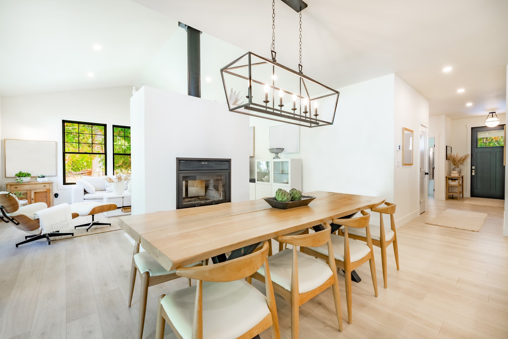 Modern,Farmhouse,Kitchen,Interior,With,Light,Wood,Floors,White,Granite