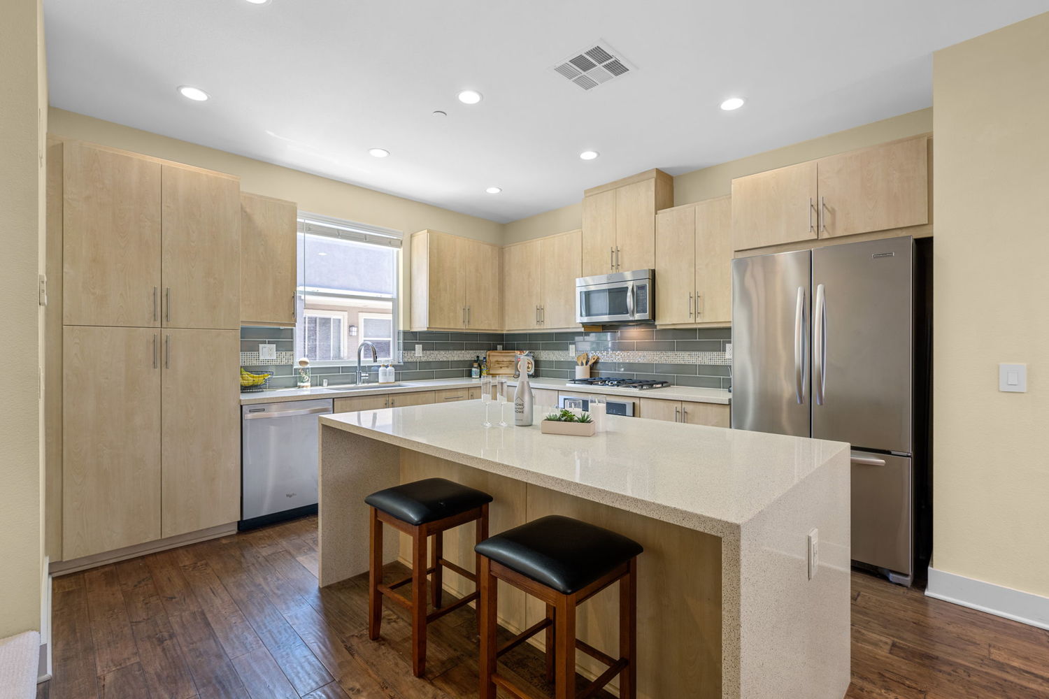 14-web-or-mls-7882IW114