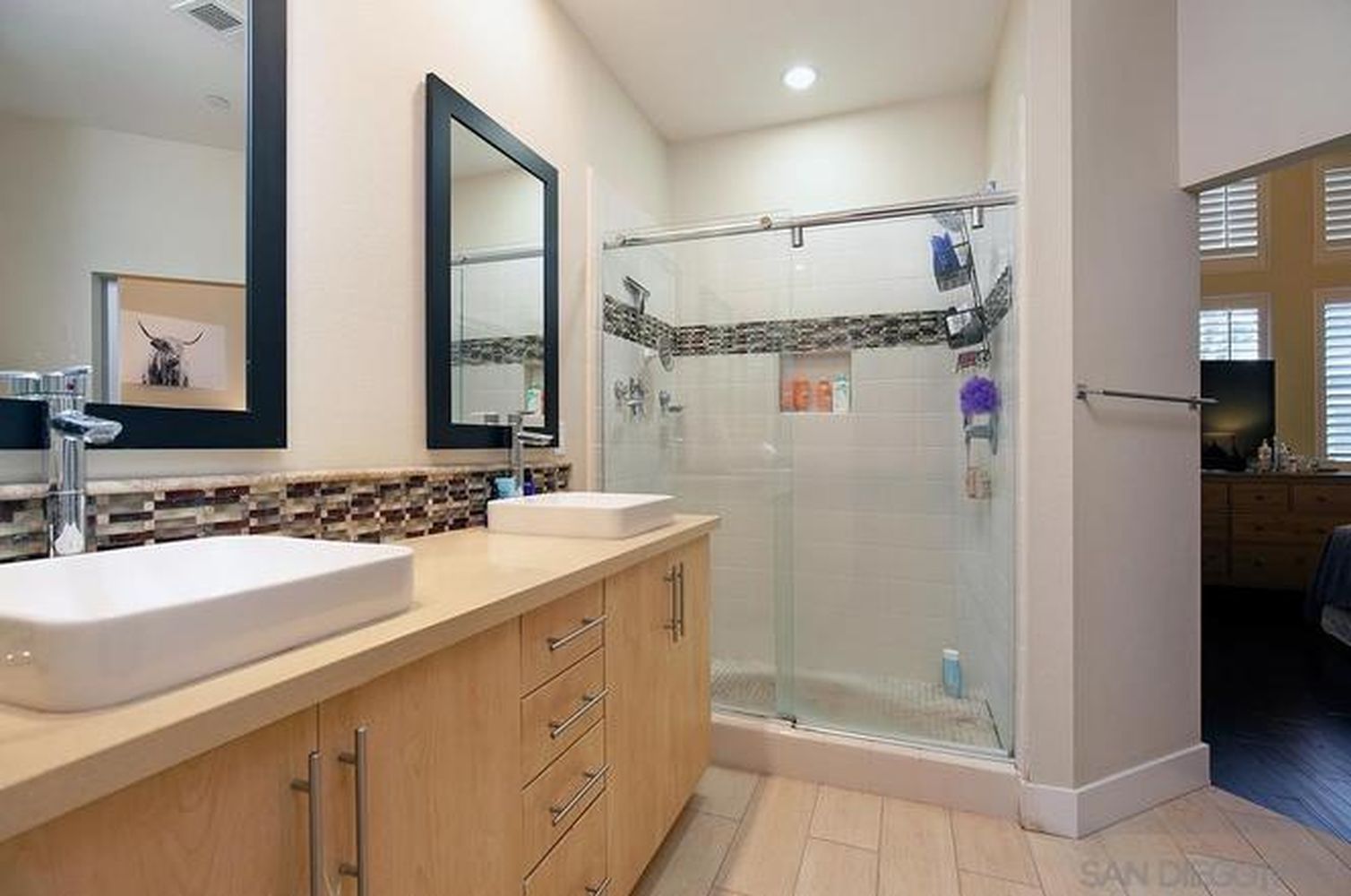 genMid.220008348_19_1