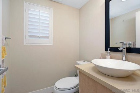 genMid.220008348_22_1