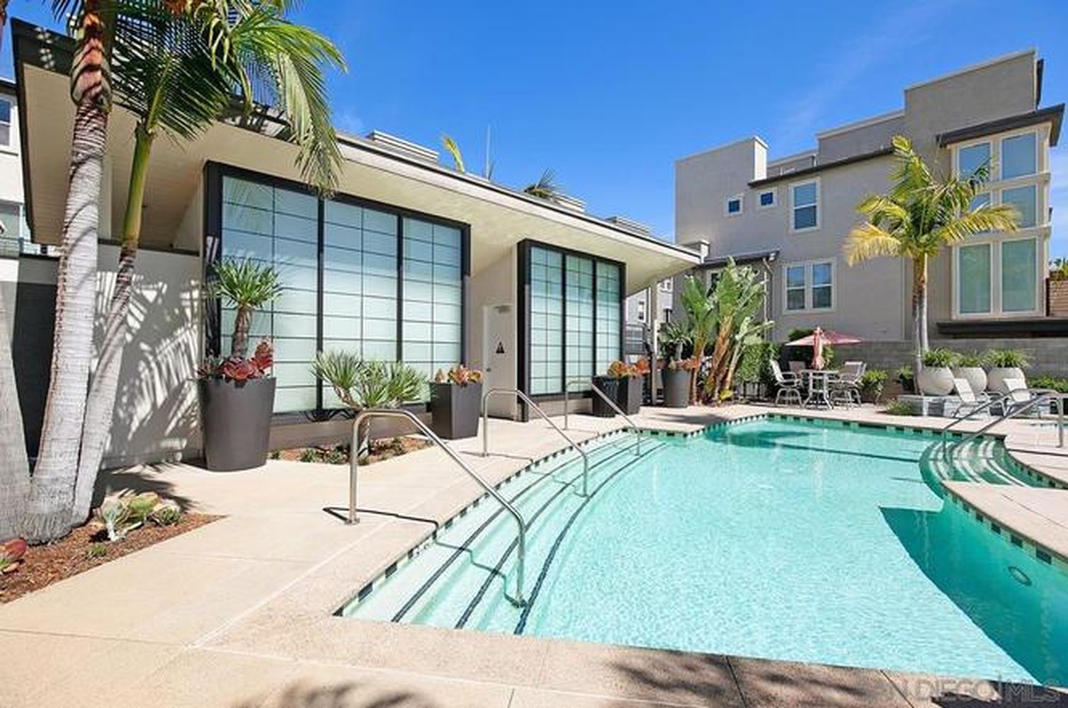 genMid.220008348_29_1