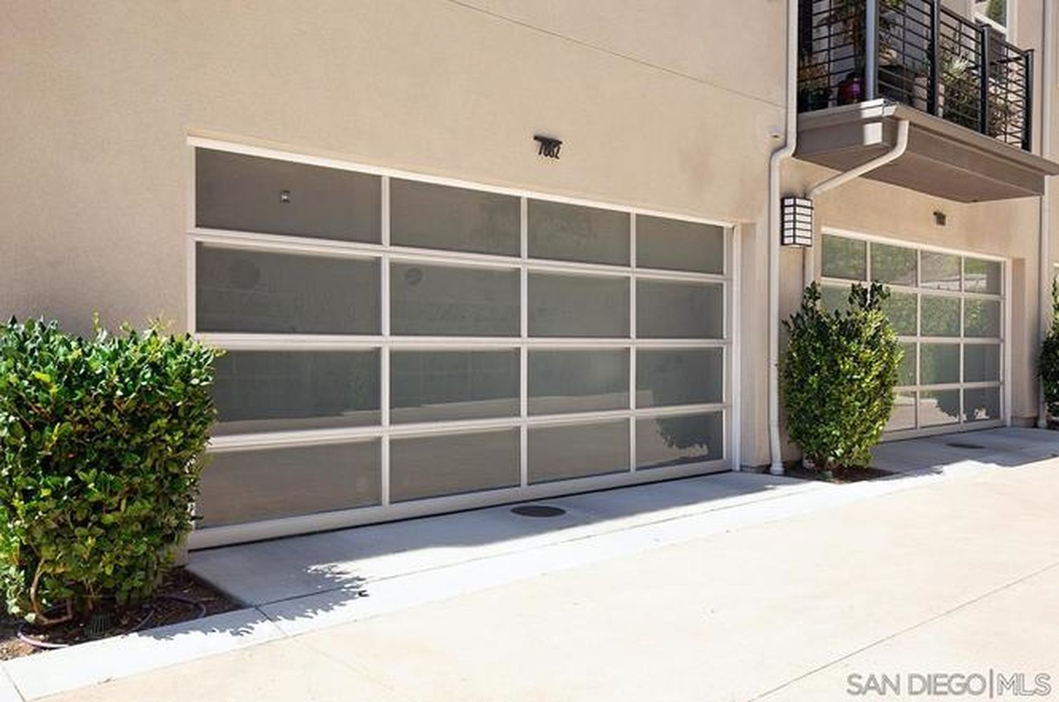 genMid.220008348_37_1