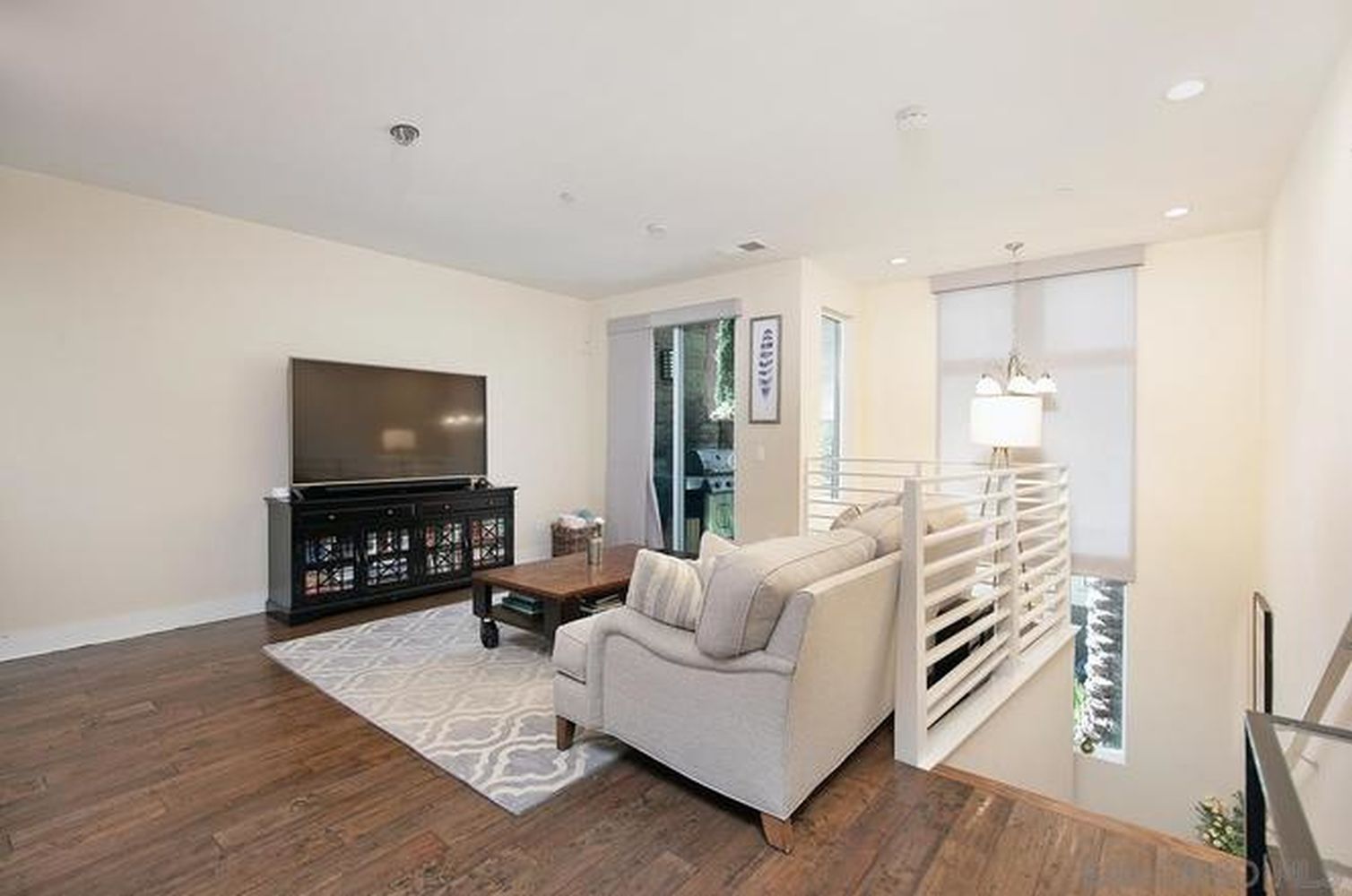 genMid.220008348_4_1