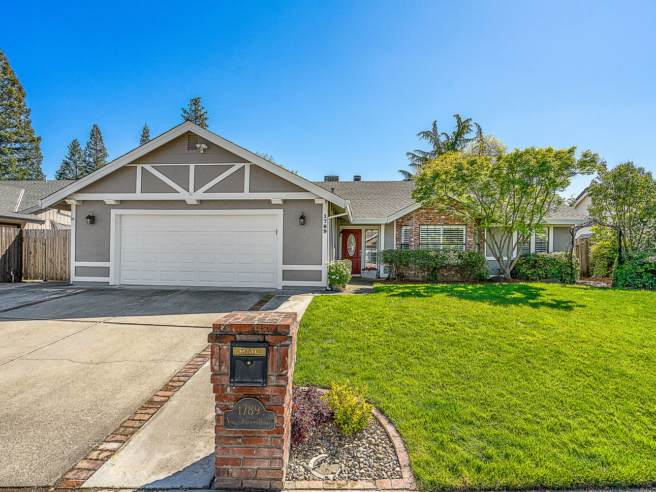 1789_VistaCreekDrive_Ext_Front_1_01