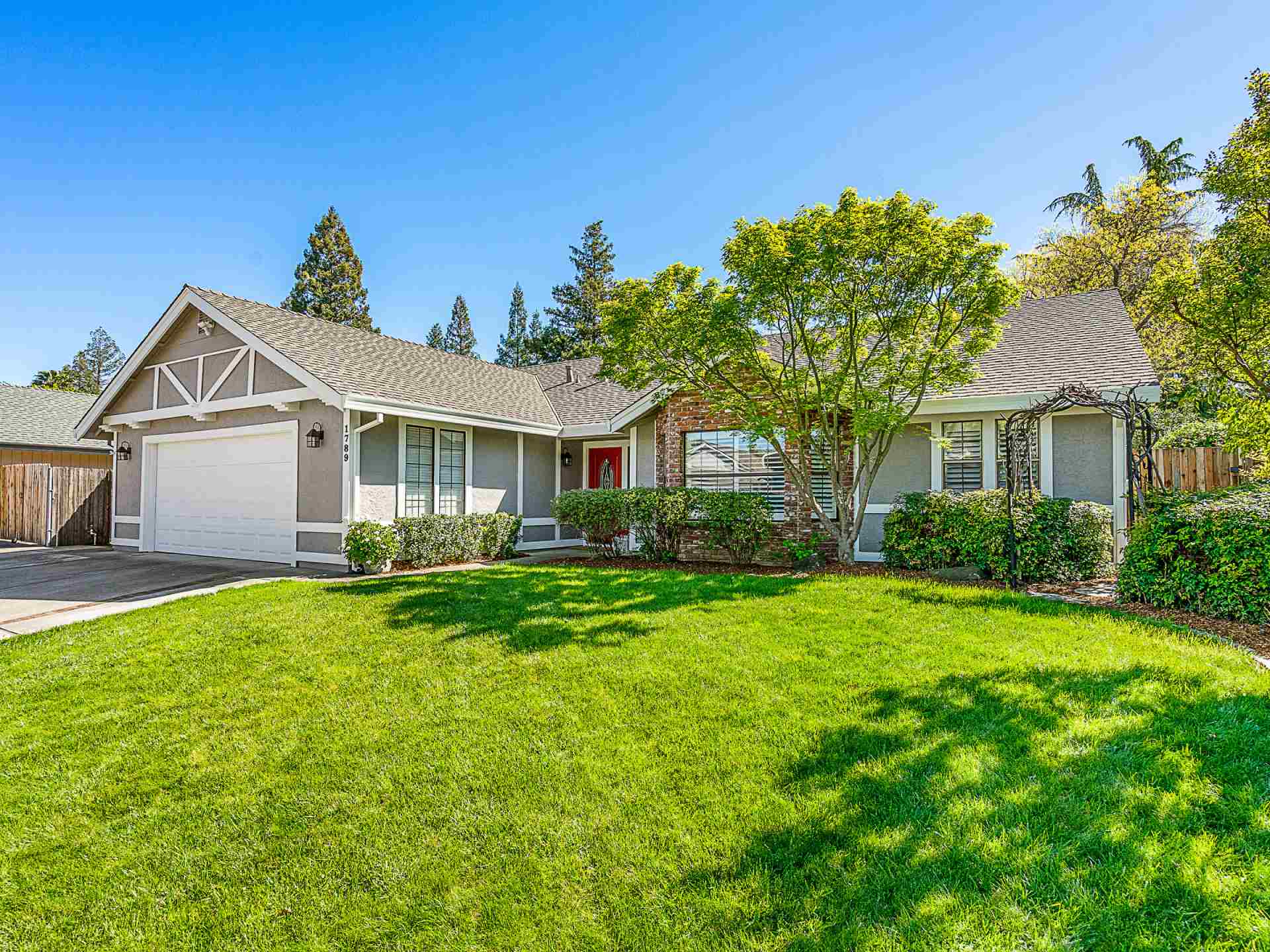 1789_VistaCreekDrive_Ext_Front_1_02 1 (1)