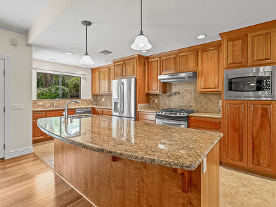 1789_VistaCreekDrive_Int_Kitchen_1_01