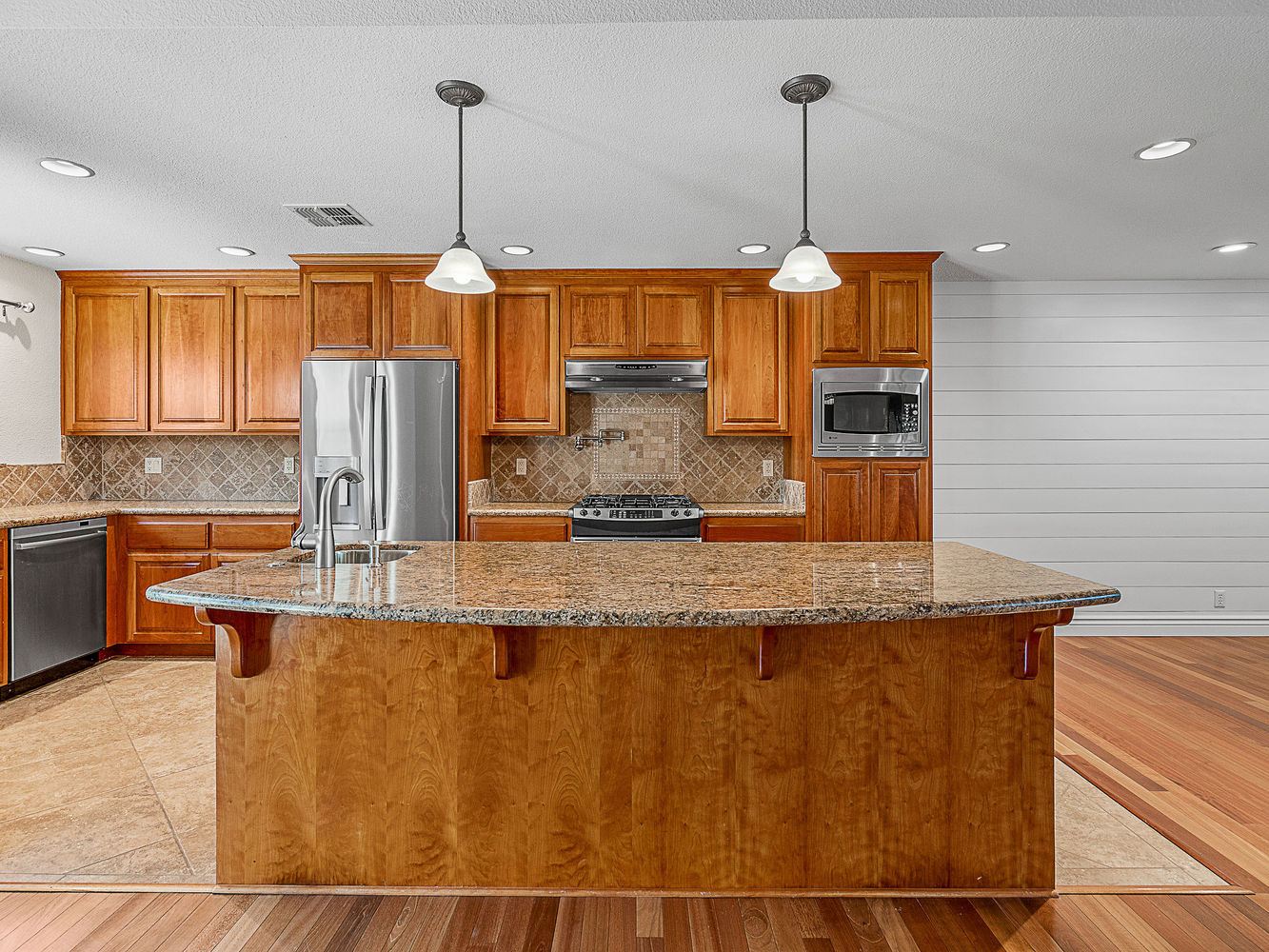 1789_VistaCreekDrive_Int_Kitchen_1_02