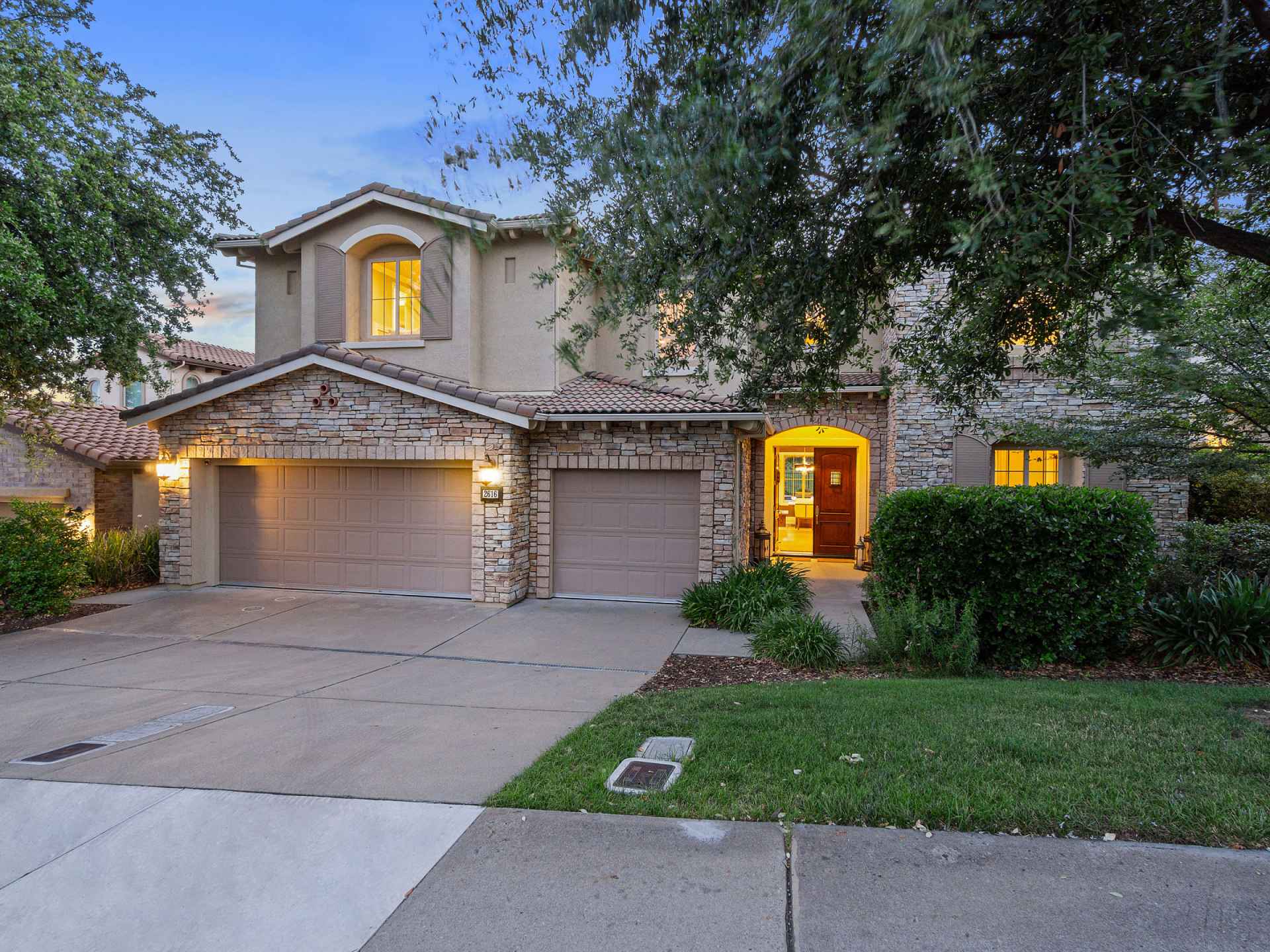 2616_OrsayWay_Ext_Front_1_08 1 (2)