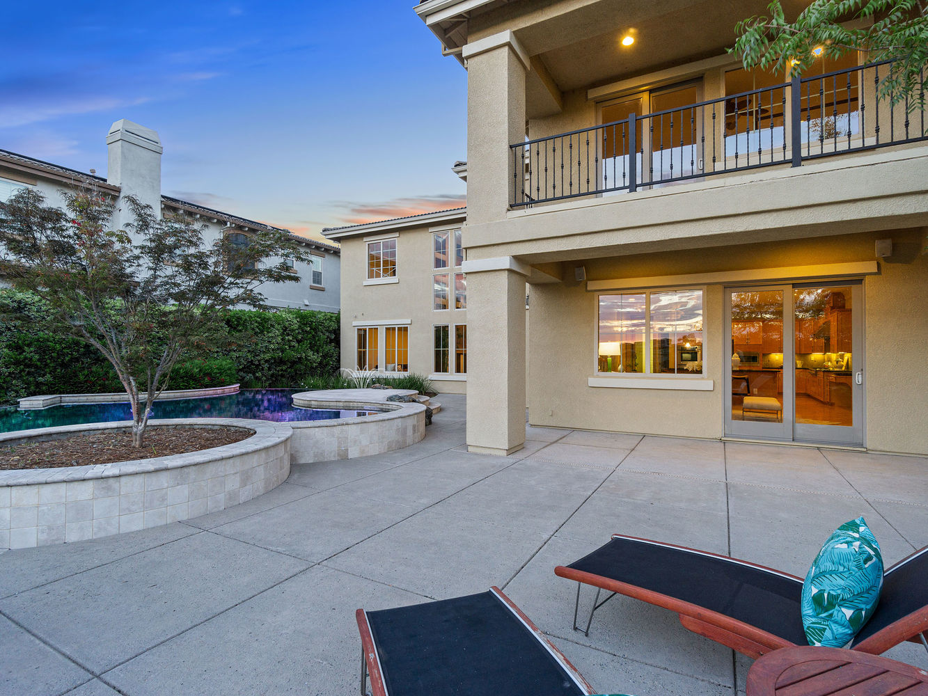 2616_OrsayWay_Ext_Rear_1_03