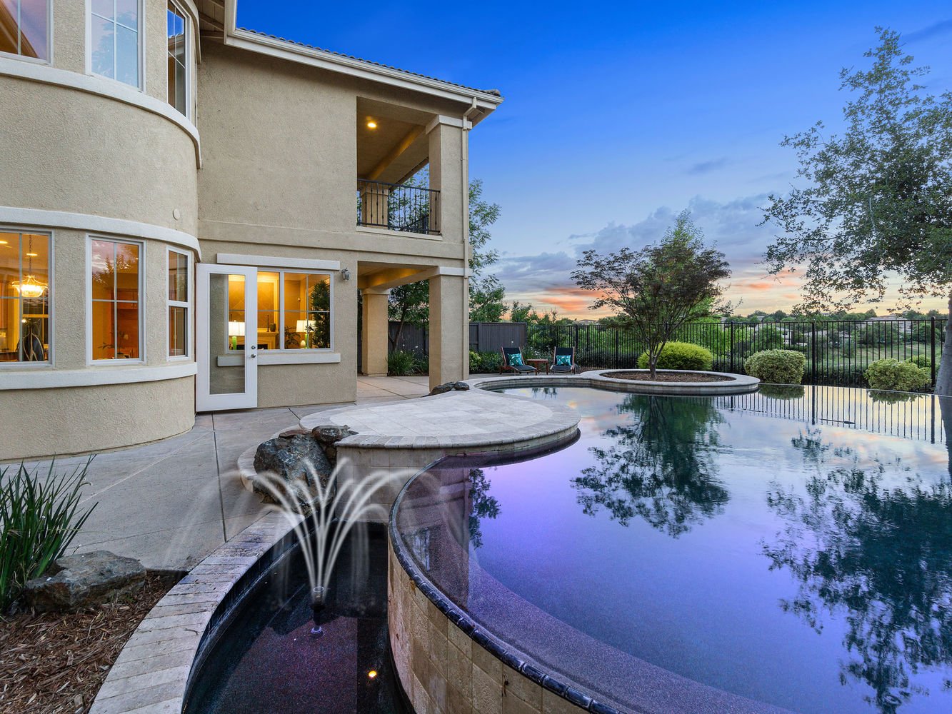 2616_OrsayWay_Ext_Rear_1_04