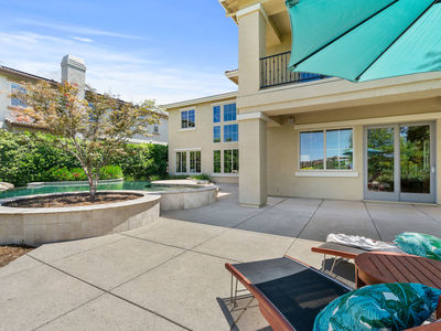 2616_OrsayWay_Ext_Rear_2_04