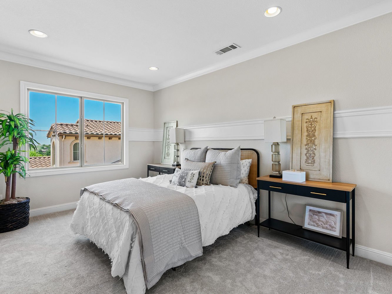 2616_OrsayWay_Int_Bedroom2_2_01