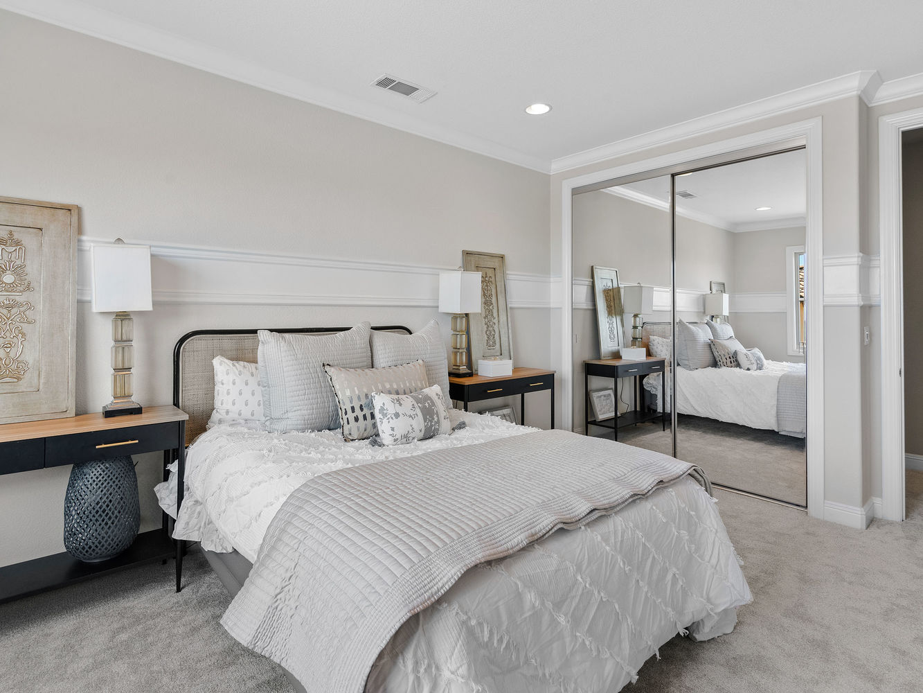 2616_OrsayWay_Int_Bedroom2_2_02