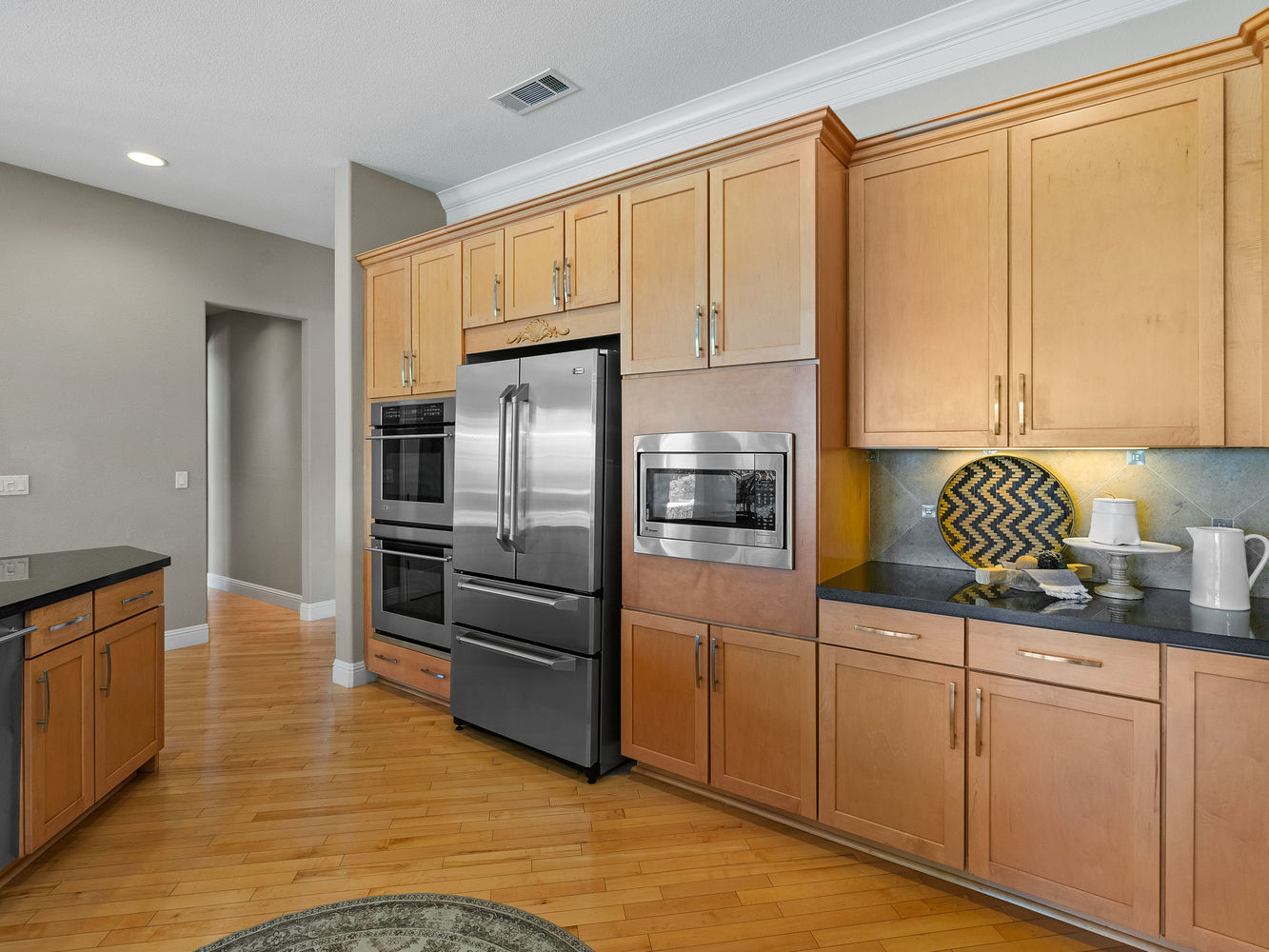 2616_OrsayWay_Int_Kitchen_2_03