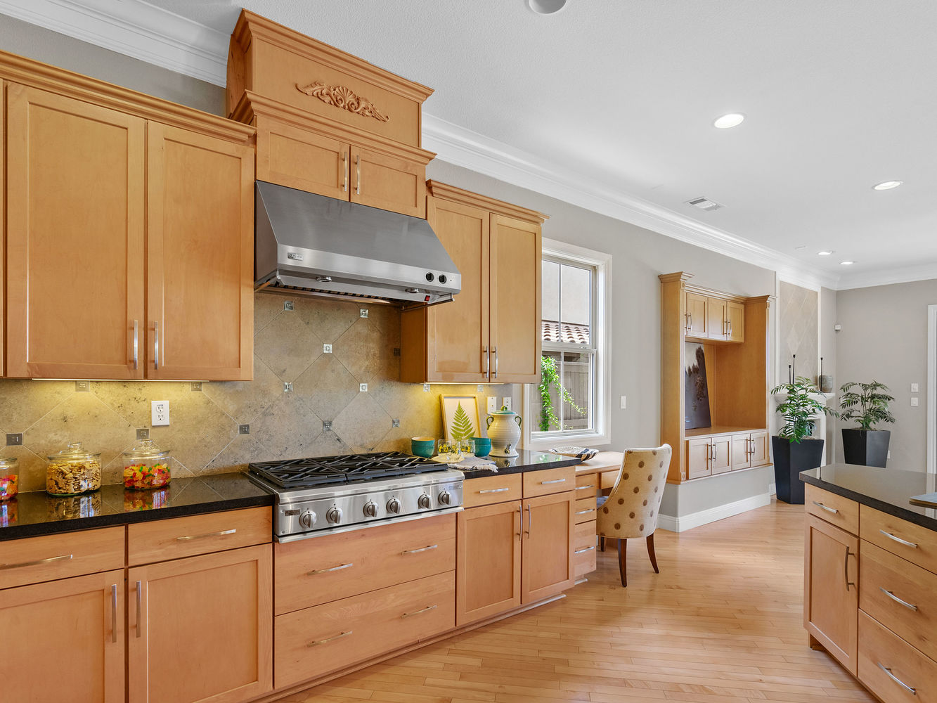 2616_OrsayWay_Int_Kitchen_2_06