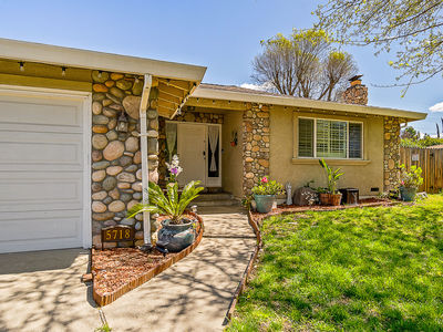 5718_SouthgroveDrive_Ext_Front_1_03