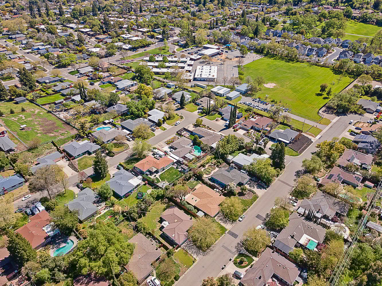 5718_SouthgroveDrive_ExtElev_1324