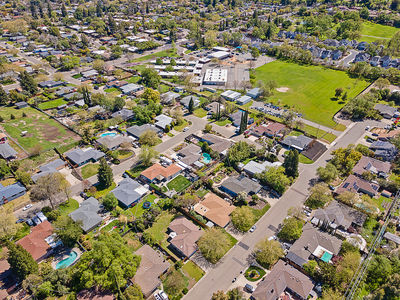 5718_SouthgroveDrive_ExtElev_1324