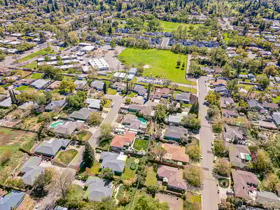 5718_SouthgroveDrive_ExtElev_1325