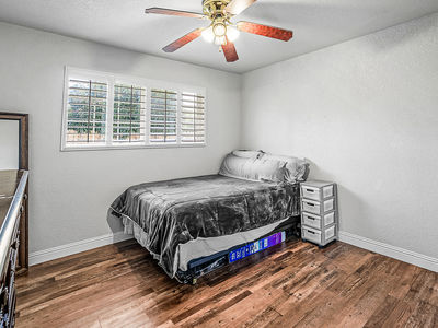 5718_SouthgroveDrive_Int_Bedroom3_1_01