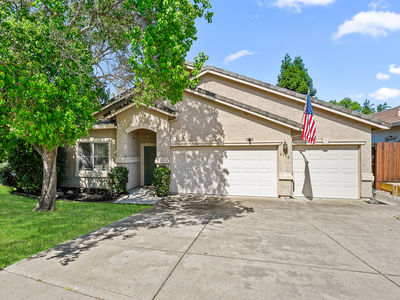 4770_ConcordiaDrive_Ext_Front_1_01_NewGrass