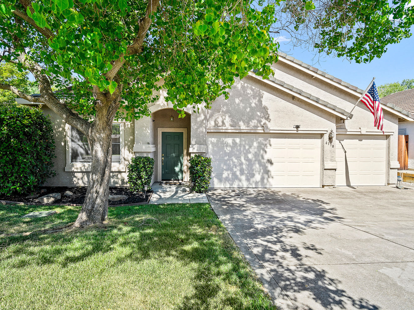 4770_ConcordiaDrive_Ext_Front_1_02