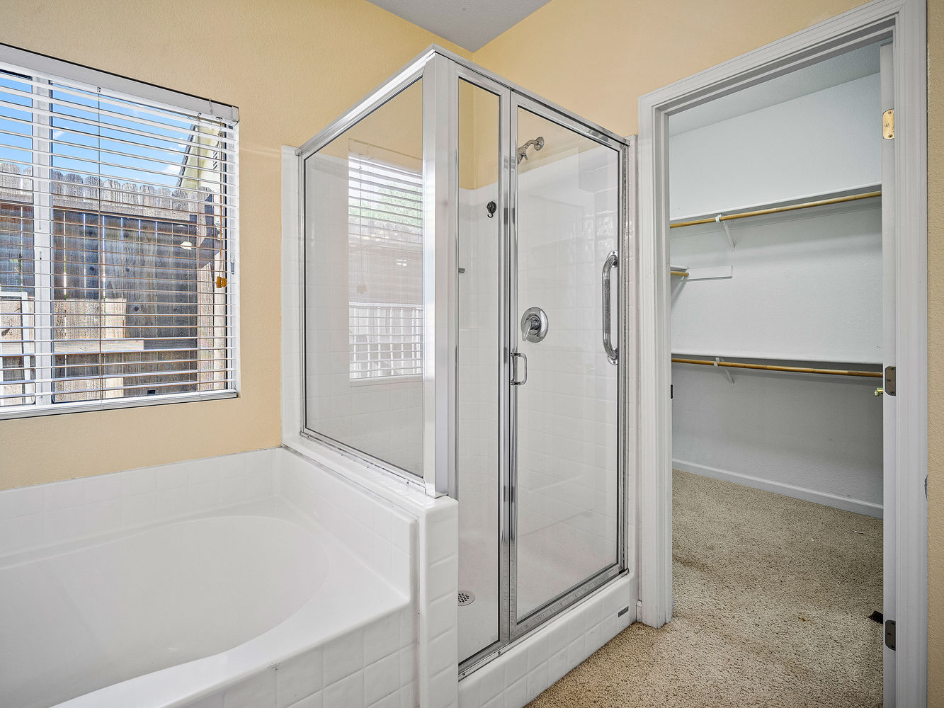 4770_ConcordiaDrive_Int_Bedroom1_1_04