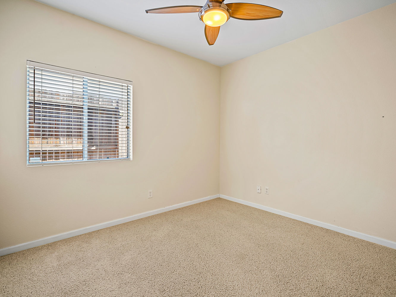 4770_ConcordiaDrive_Int_Bedroom3_1_01