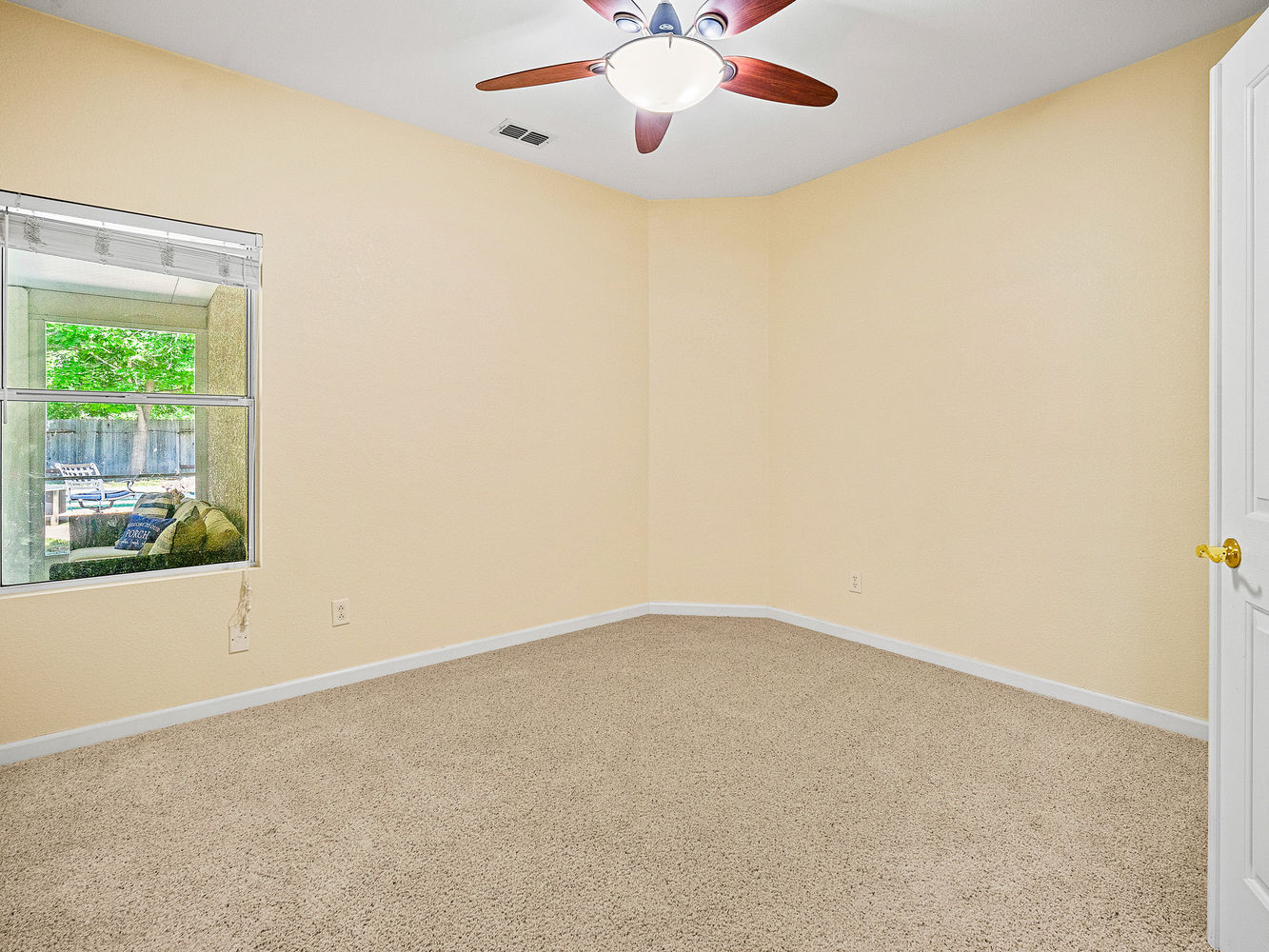 4770_ConcordiaDrive_Int_Office_1_01