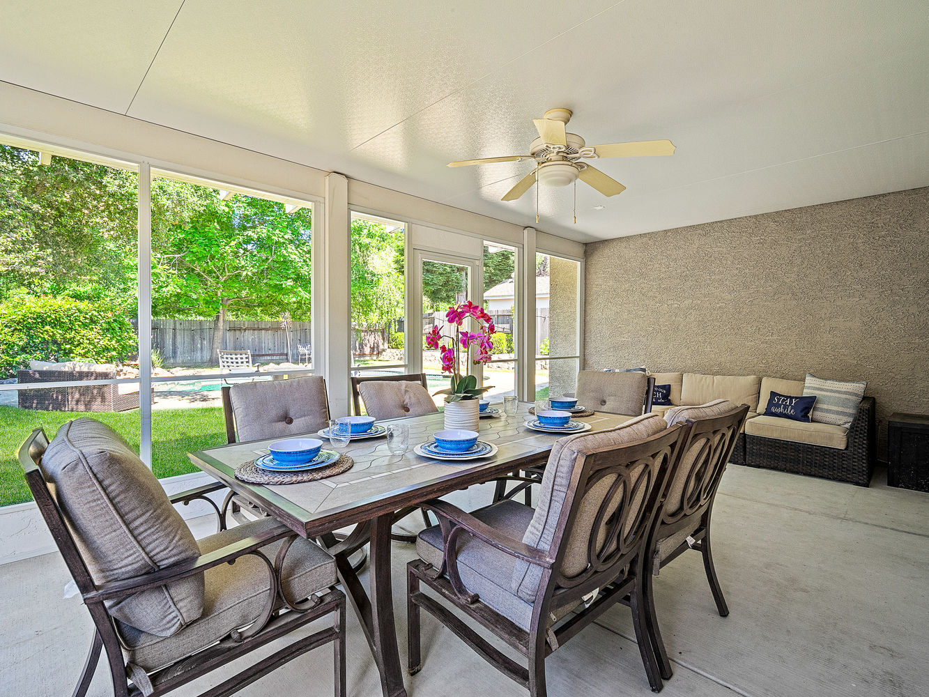 4770_ConcordiaDrive_Int_Sunroom_1_01