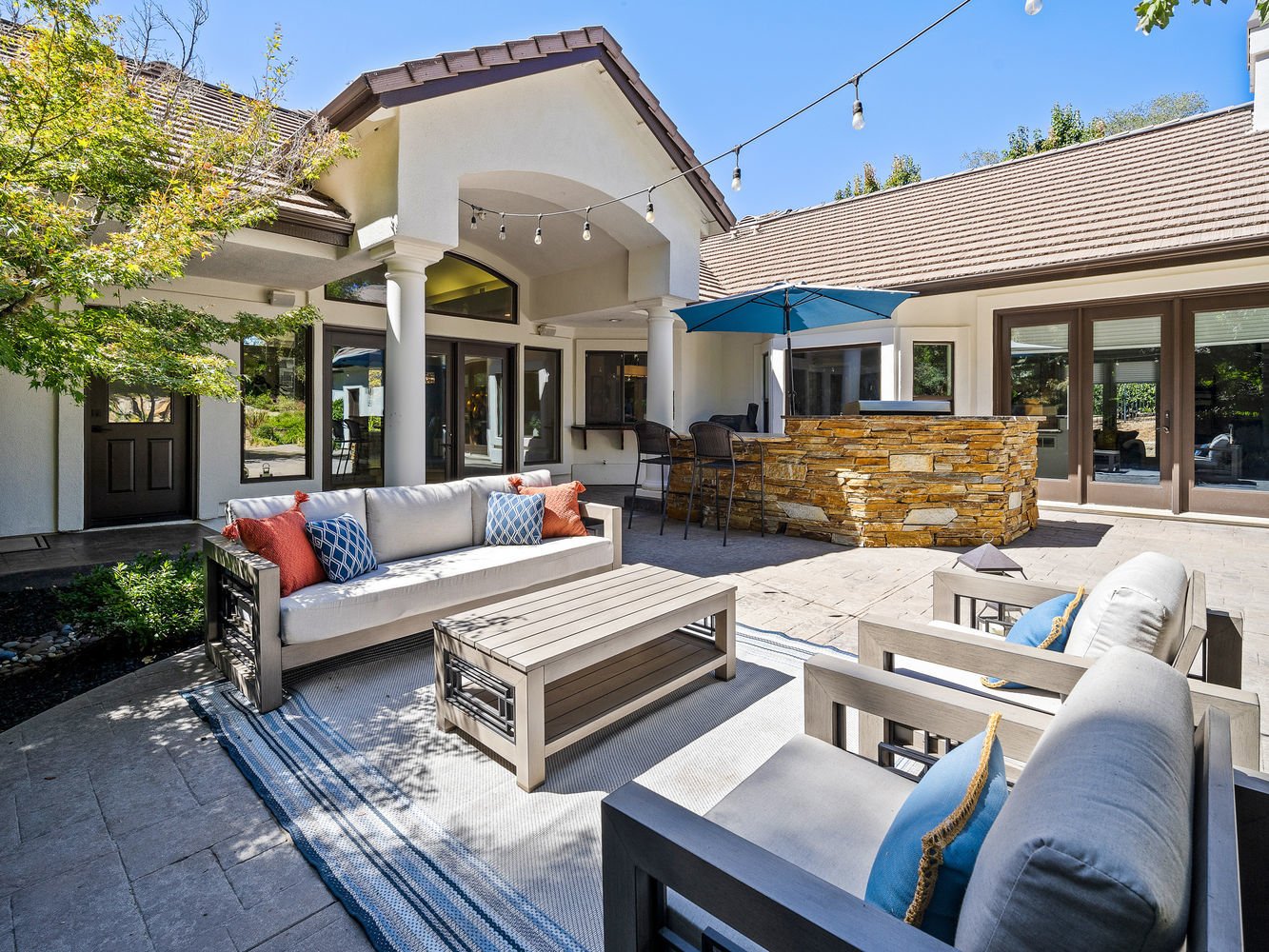 3071_LennoxDrive_Ext_Rear_1_03