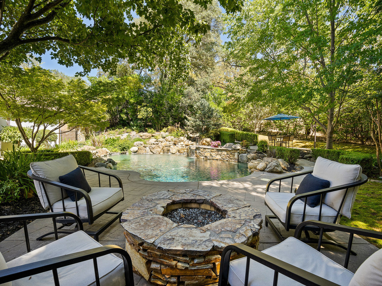 3071_LennoxDrive_Ext_Rear_1_04