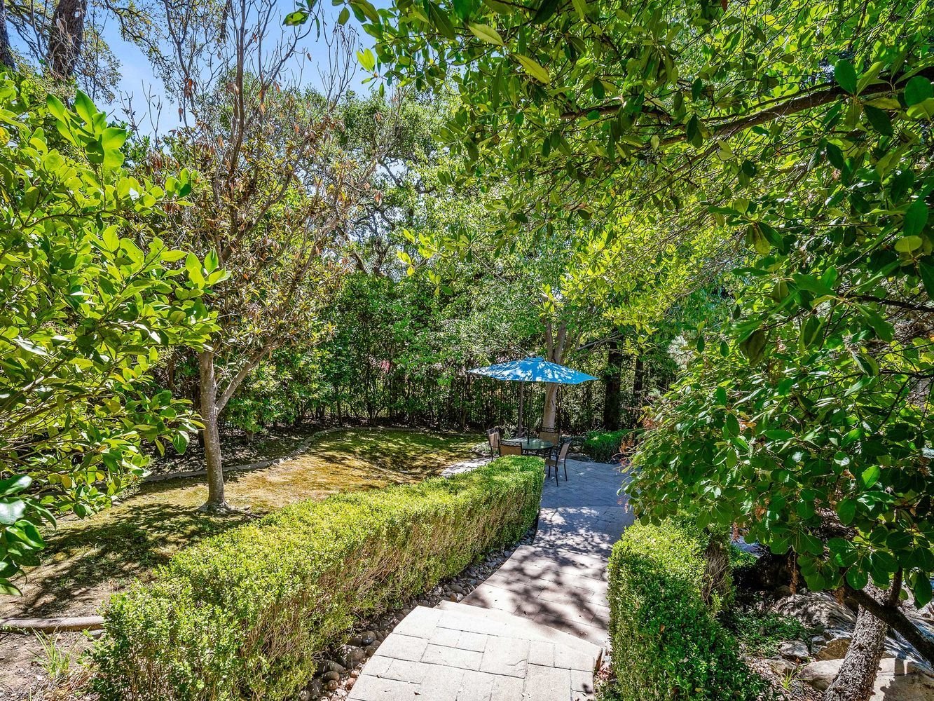 3071_LennoxDrive_Ext_Rear_1_11