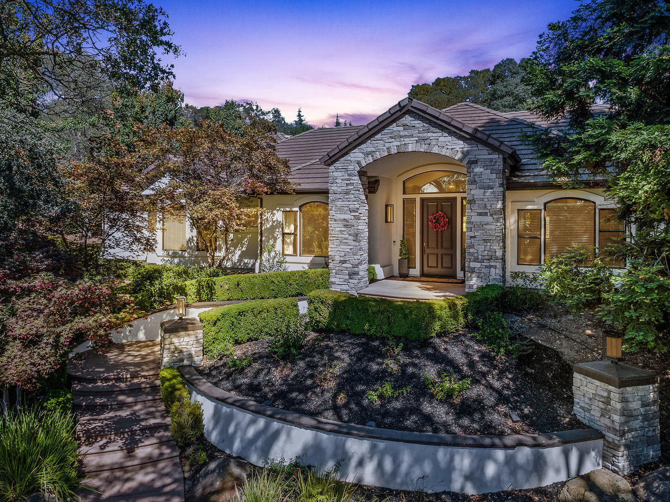 3071_LennoxDrive_ExtElev_1332_Evening