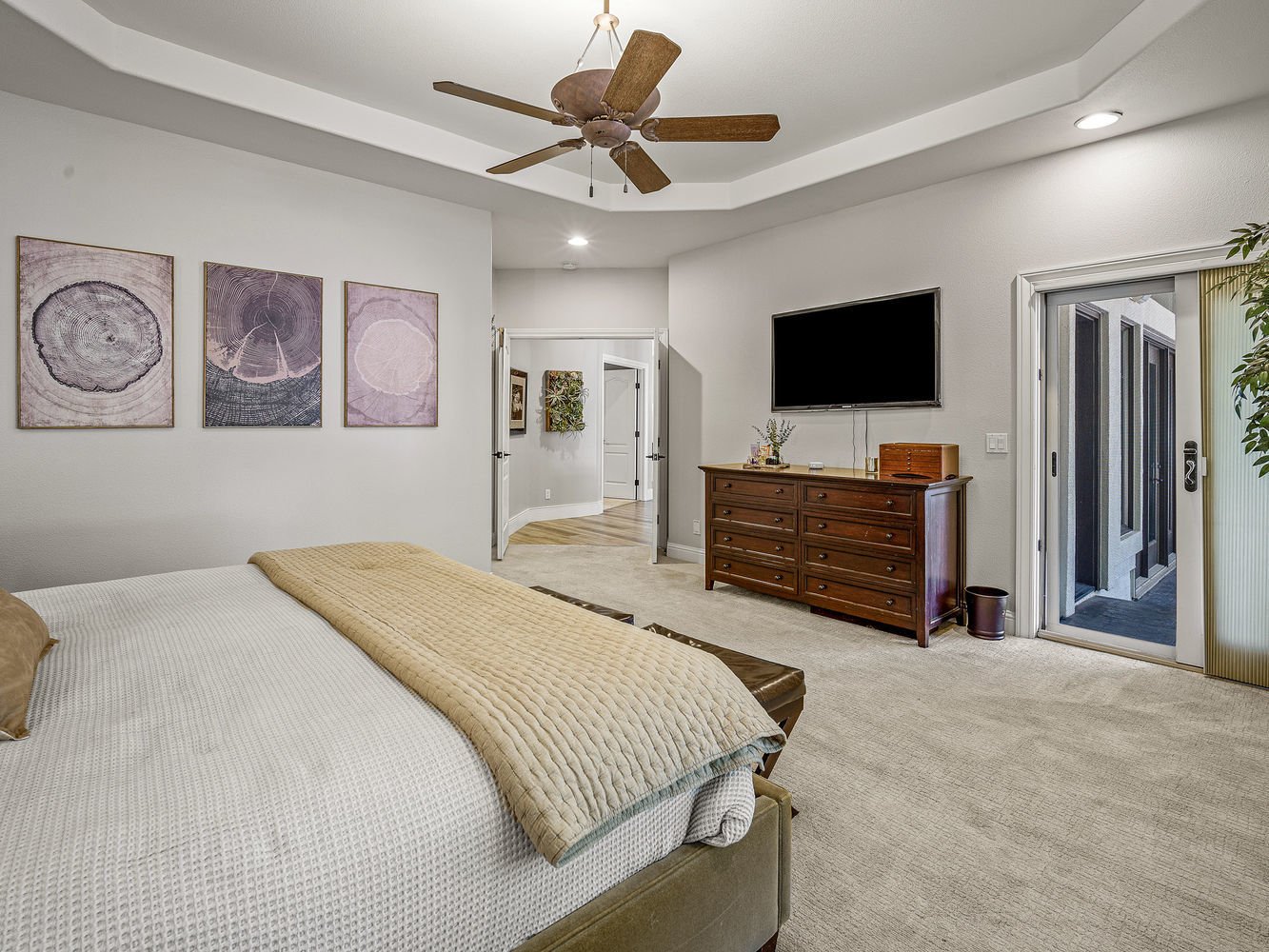 3071_LennoxDrive_Int_Bedroom1_1_03